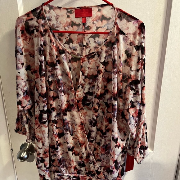 Jennifer Lopez Loose Fitting Blouse - Picture 2 of 6